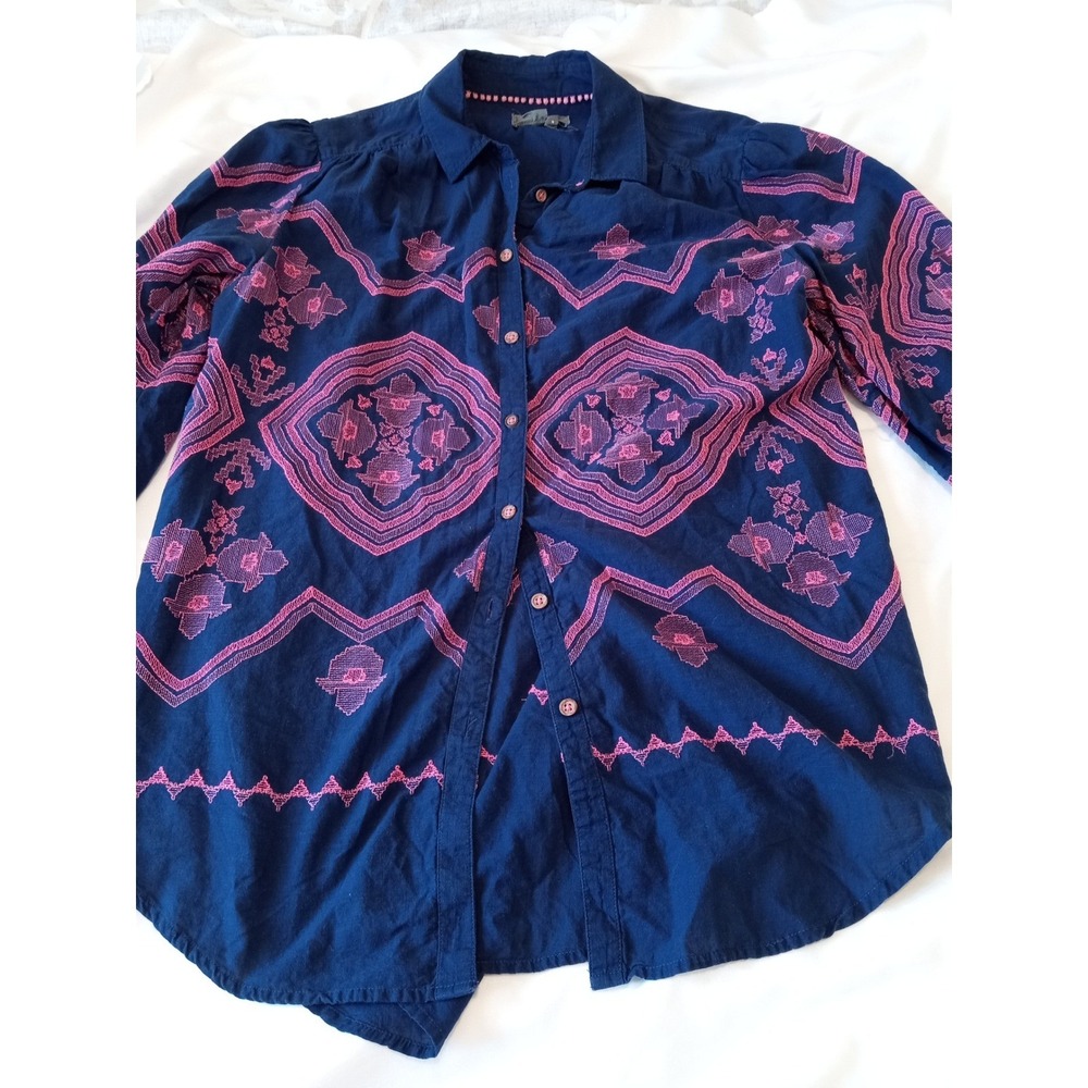 Anthropologie Pink Embroidered Navy Blue Cotton Button Down Shirt Top sz M - Picture 2 of 16